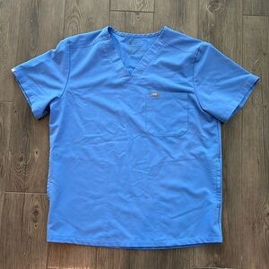 Men’s Figs scrub top